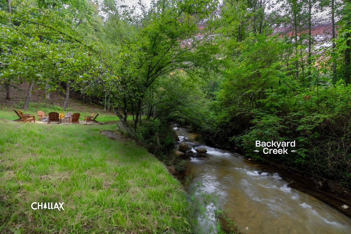 This creek is perfect for cooling off with a refreshing dip for your feet, making mud pies, or letting your dogs frolic and play.