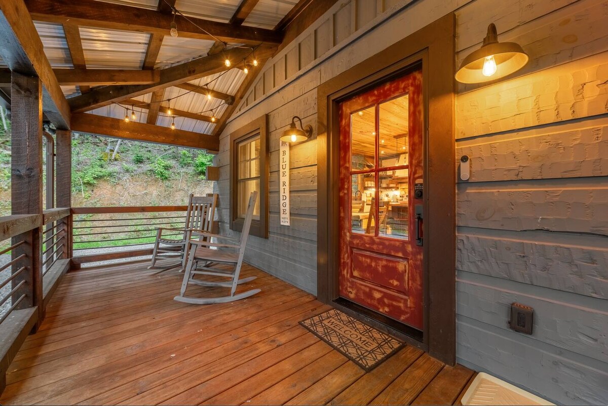 Welcome to Chillax Creek! (entryway)